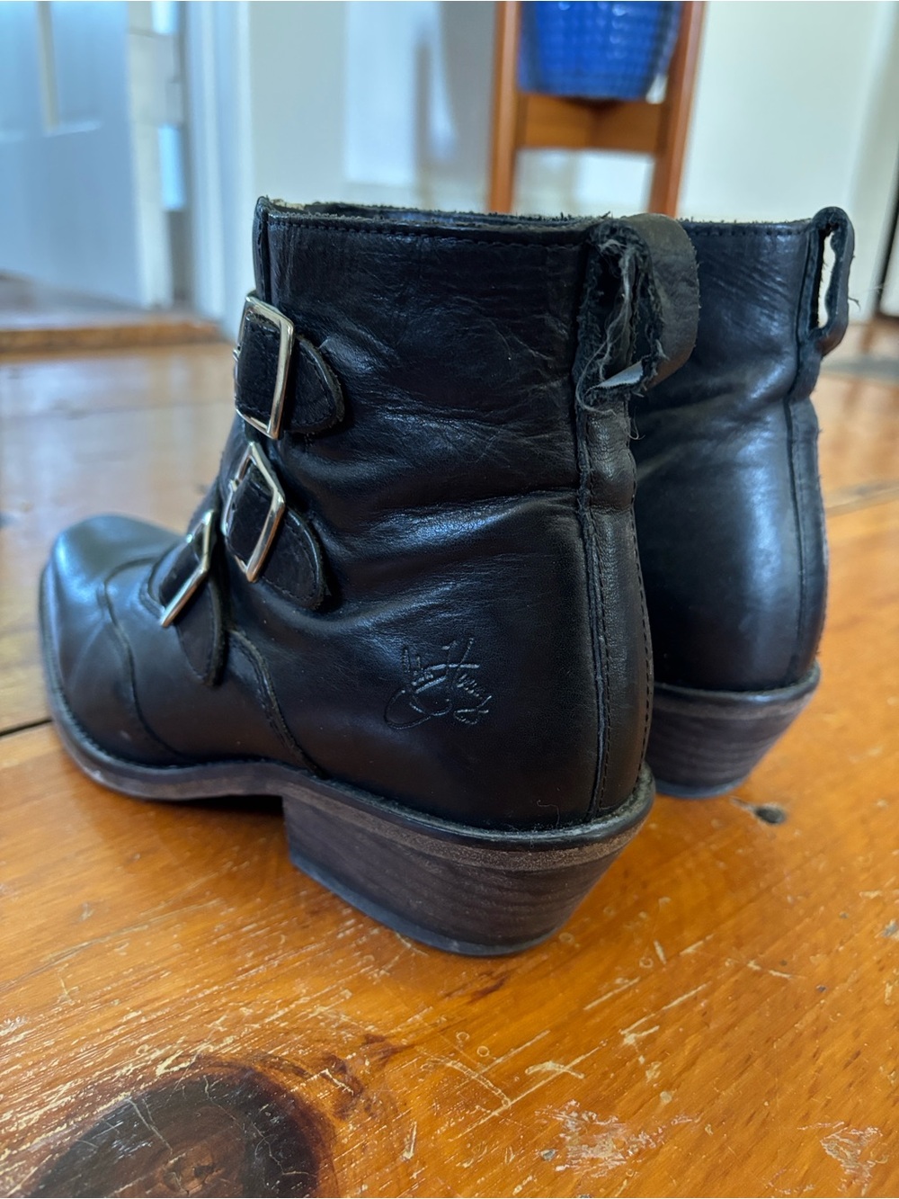 John Fluevog retired Jett Black Leather Triple-Buckle Ankle Boots size 7.5 - Picture 9 of 11